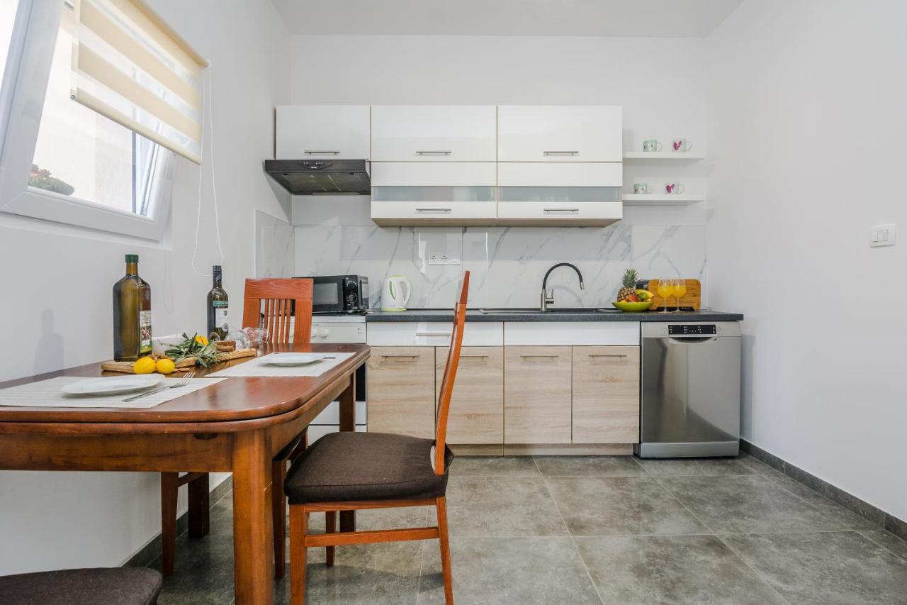 Lovely Apartment M&K In Peaceful Area - ซาดาร์ ภายนอก รูปภาพ