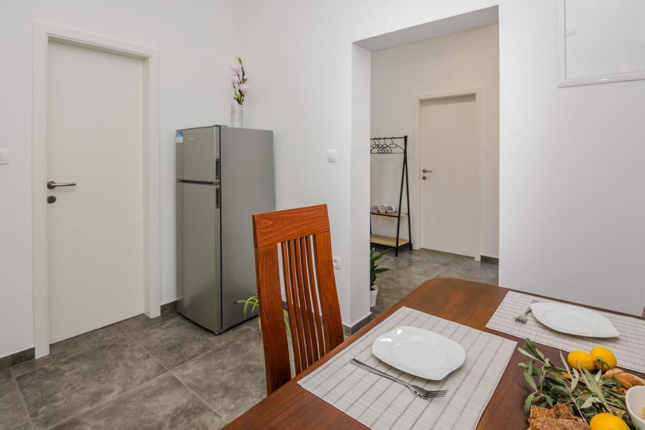 Lovely Apartment M&K In Peaceful Area - ซาดาร์ ภายนอก รูปภาพ