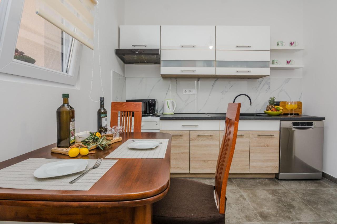 Lovely Apartment M&K In Peaceful Area - ซาดาร์ ภายนอก รูปภาพ