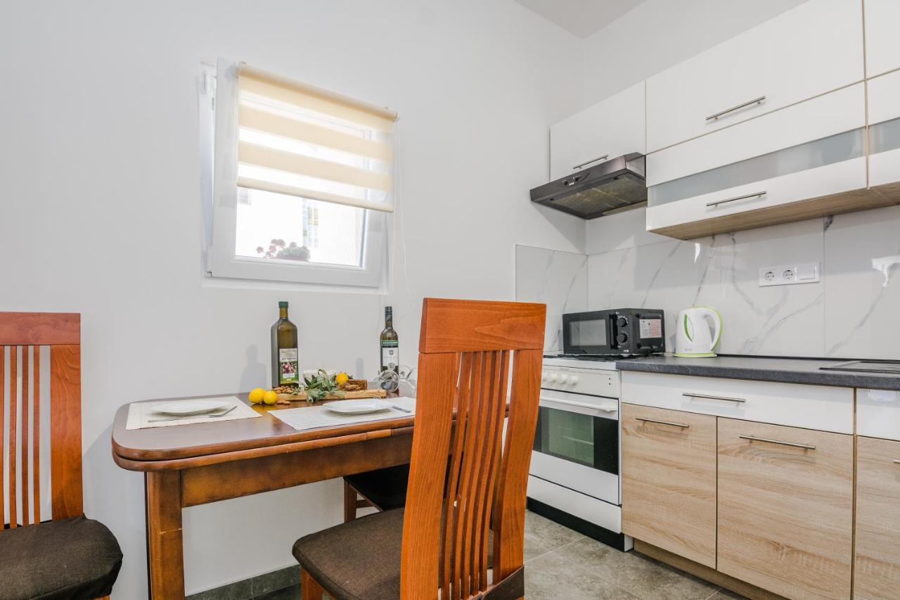 Lovely Apartment M&K In Peaceful Area - ซาดาร์ ภายนอก รูปภาพ