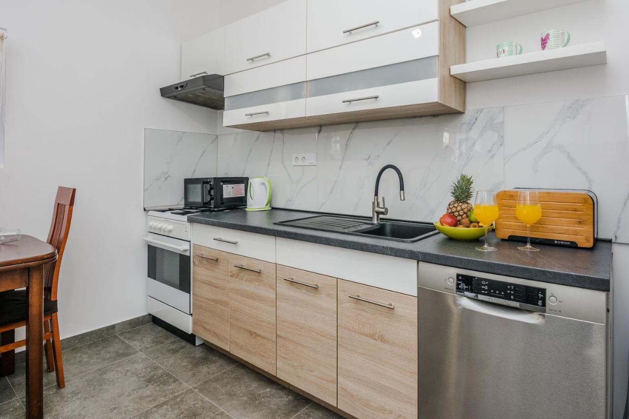 Lovely Apartment M&K In Peaceful Area - ซาดาร์ ภายนอก รูปภาพ