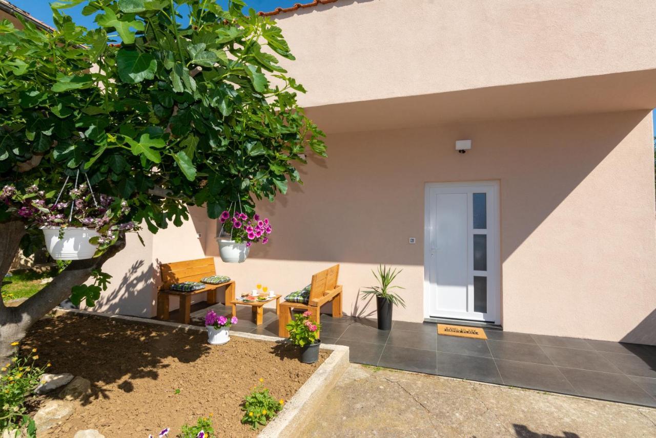 Lovely Apartment M&K In Peaceful Area - ซาดาร์ ภายนอก รูปภาพ