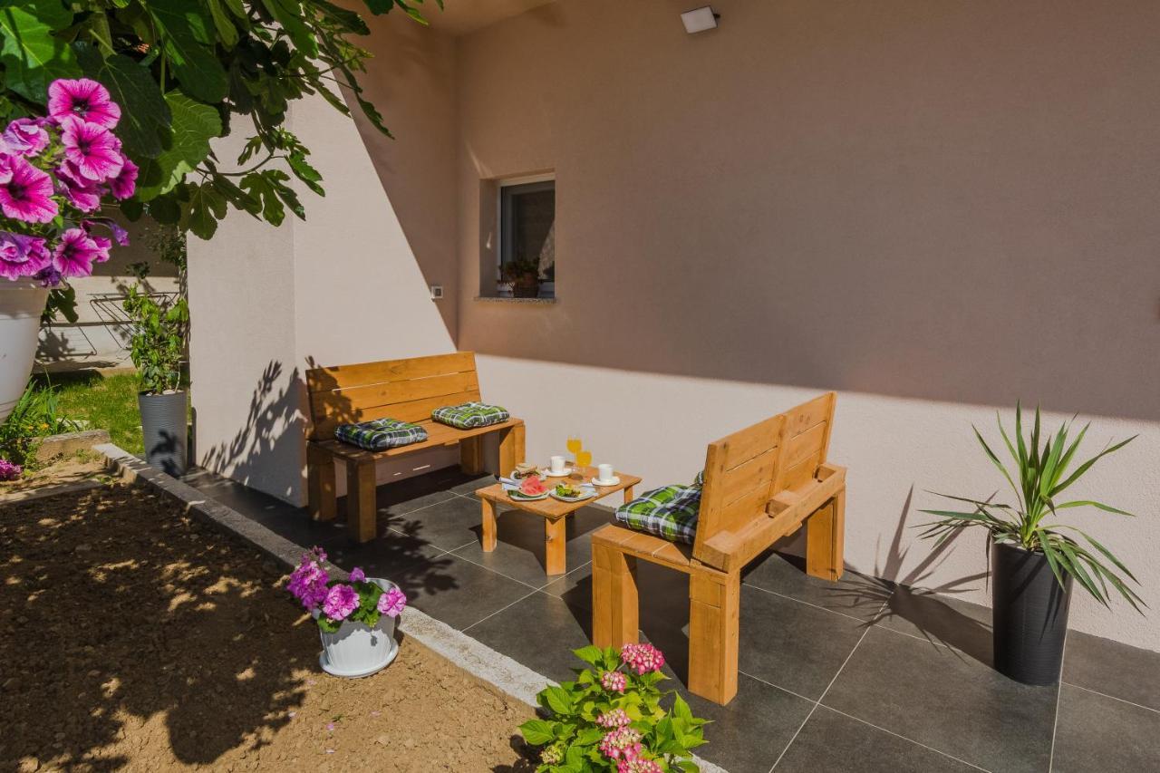 Lovely Apartment M&K In Peaceful Area - ซาดาร์ ภายนอก รูปภาพ