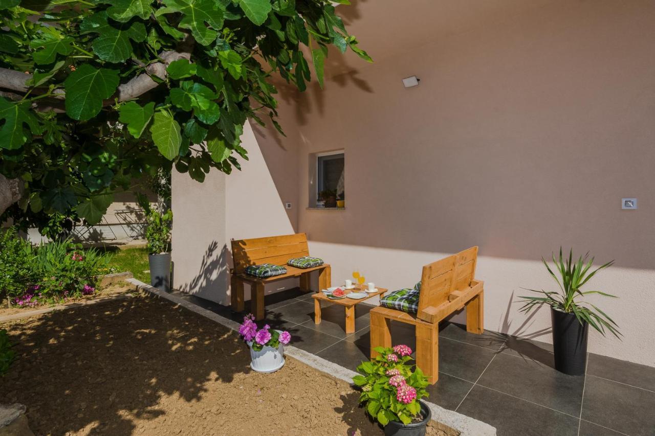 Lovely Apartment M&K In Peaceful Area - ซาดาร์ ภายนอก รูปภาพ